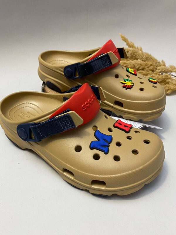 Crocs PALLETS - Image 27